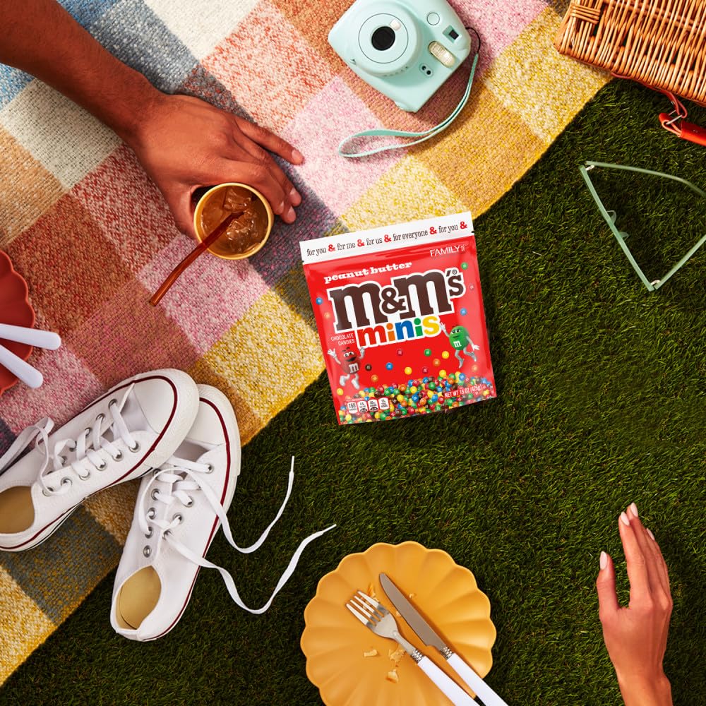 M&M'S Minis Peanut Butter Candy, Family Size 15 oz Bulk Resealable Bag for Kids Lunchboxes and After-School Snacking