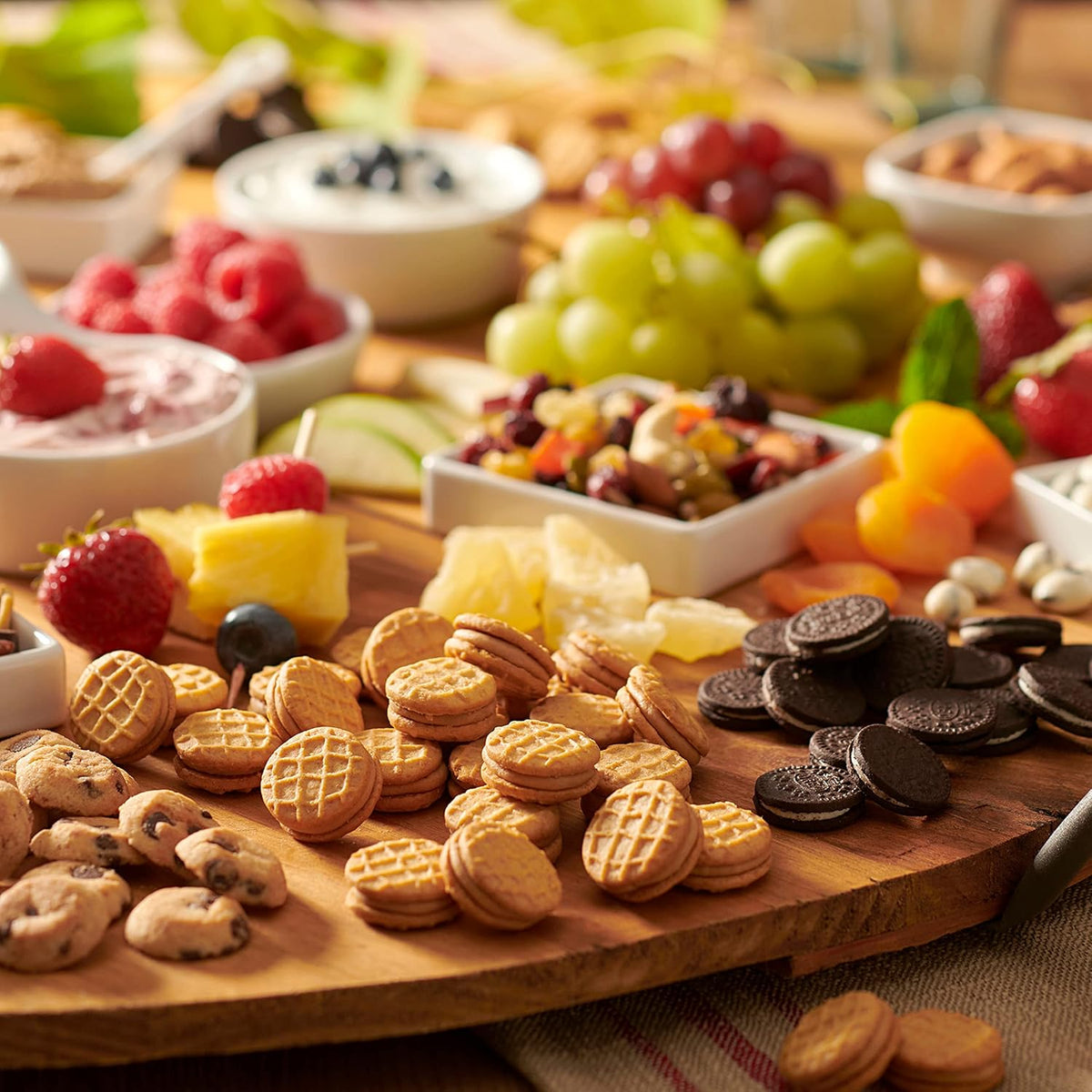 Nabisco Bulk Office Snack Assortment – 32 Grab-and-Go Mini Cookie and Candy Packs for Break Rooms, Meetings and Team Snacking