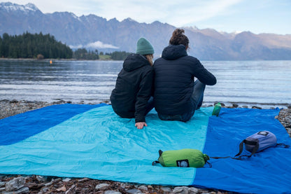 WEKAPO Sandproof Beach Blanket – Family-Sized Mat for Kids and Parents, Mess-Free Beach Day Essentials